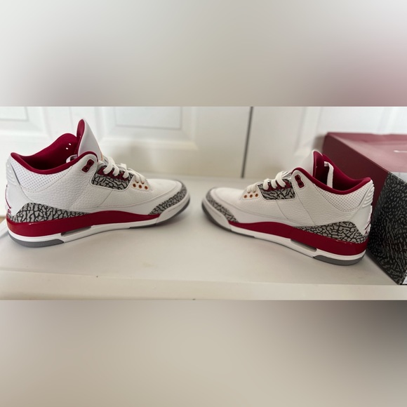 2022 Air Jordan 3 Retro 'Cardinal Red' Size 8 - Picture 5 of 9